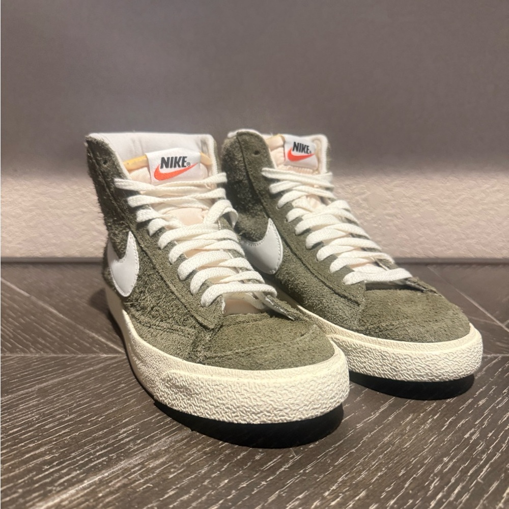 Nike Blazer Mid Olive Green Suede High Top Sneakers Women’s 7.5 EUC